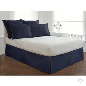 NWT Elegant Bed Skirt